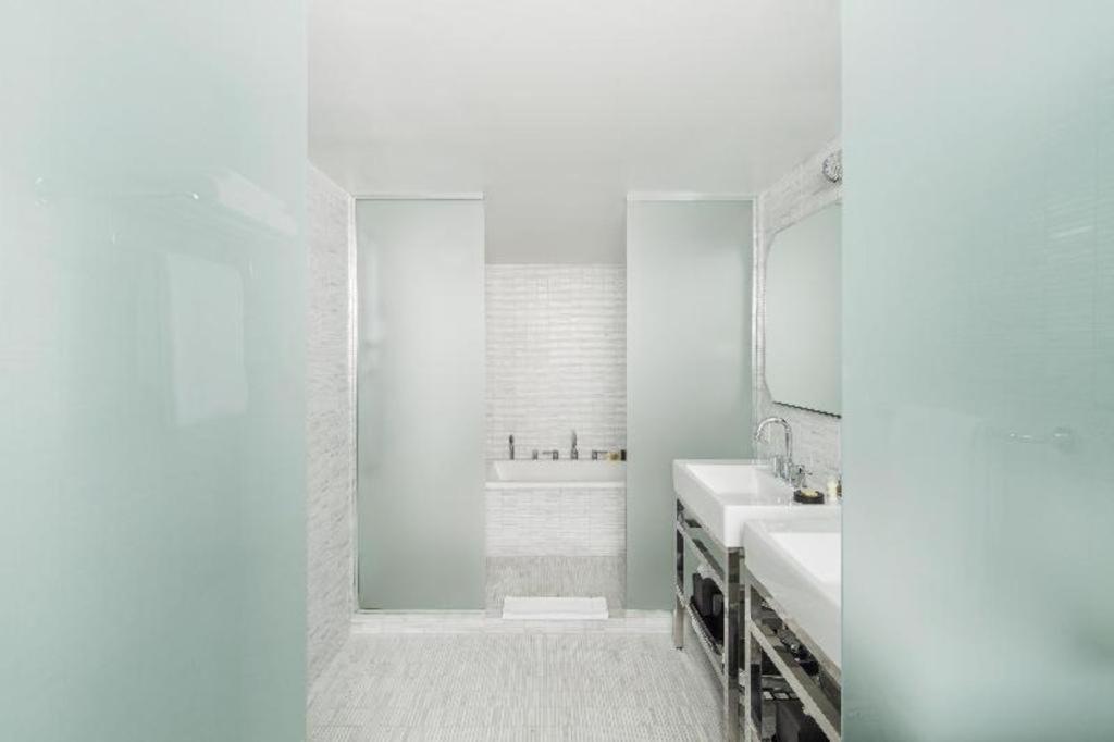Metropolitan Miami Hotel 5*
