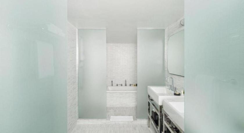 Metropolitan Miami Hotel 5*
